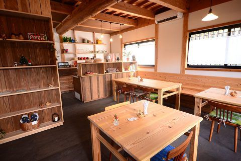 喫茶ぶんぶん／店内
