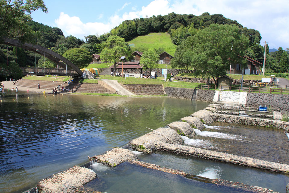 とうごう五色親水公園キャンプ場