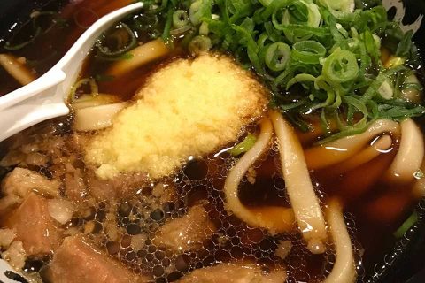 カゴプラ 肉肉うどん1