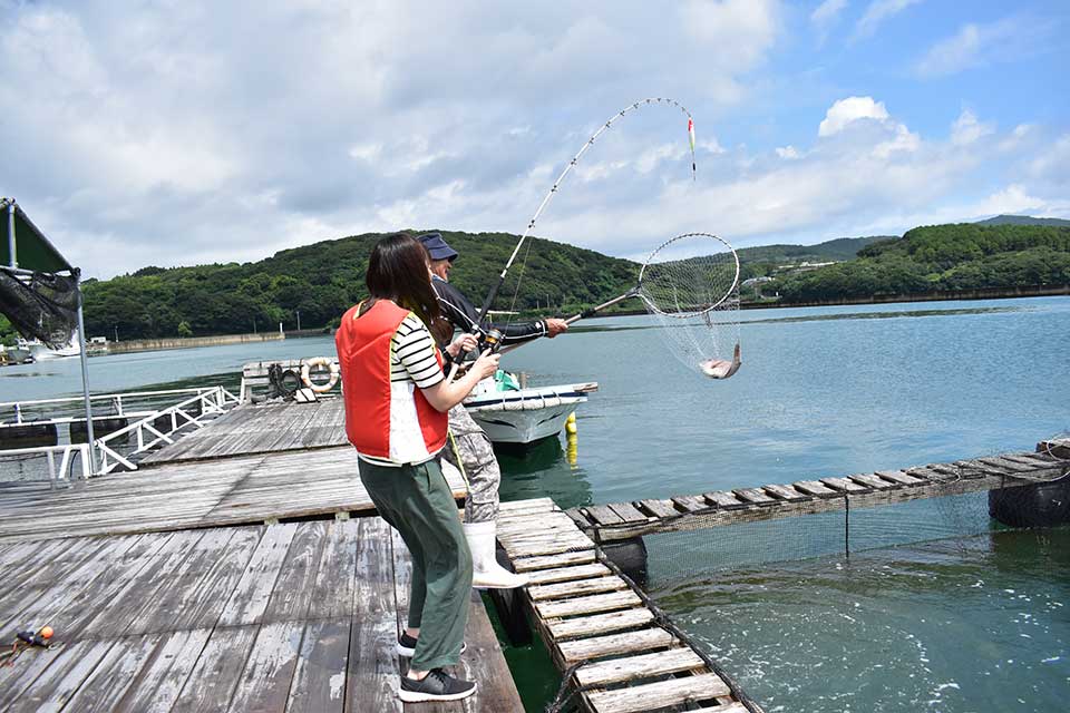 【阿久根シーパーク】釣り初心者のTJスタッフが、鹿児島唯一の海上釣り堀で釣り体験！