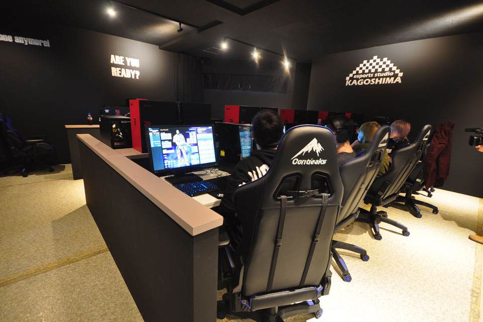 <b>【esports studio KAGOSHIMA】</b>ひとりでも大勢でも楽しめる鹿児島県内初のeスポーツ施設