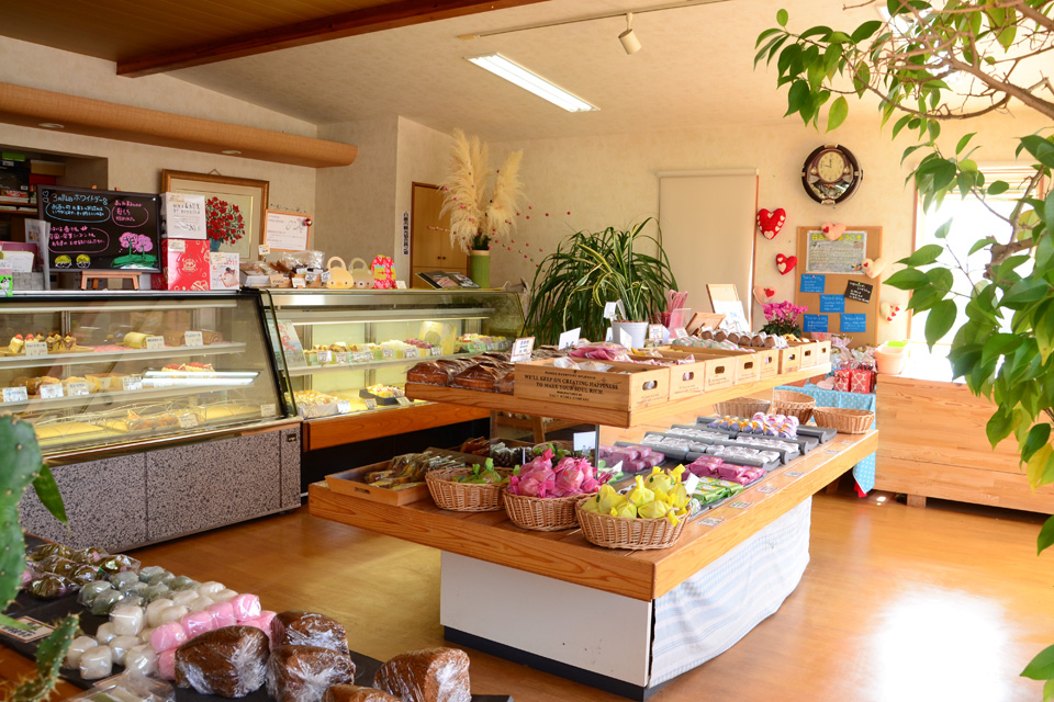 <b>【おかし畑 馬場】</b>昔ながらのお菓子屋さんで美味しいお菓子をゲットしよう！