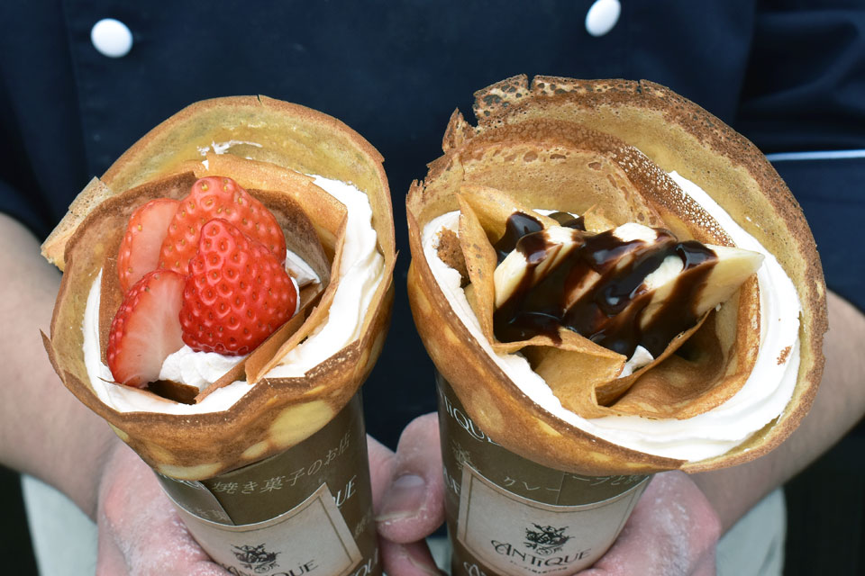 <small>クレープと焼き菓子のお店</small> ANTIQUE