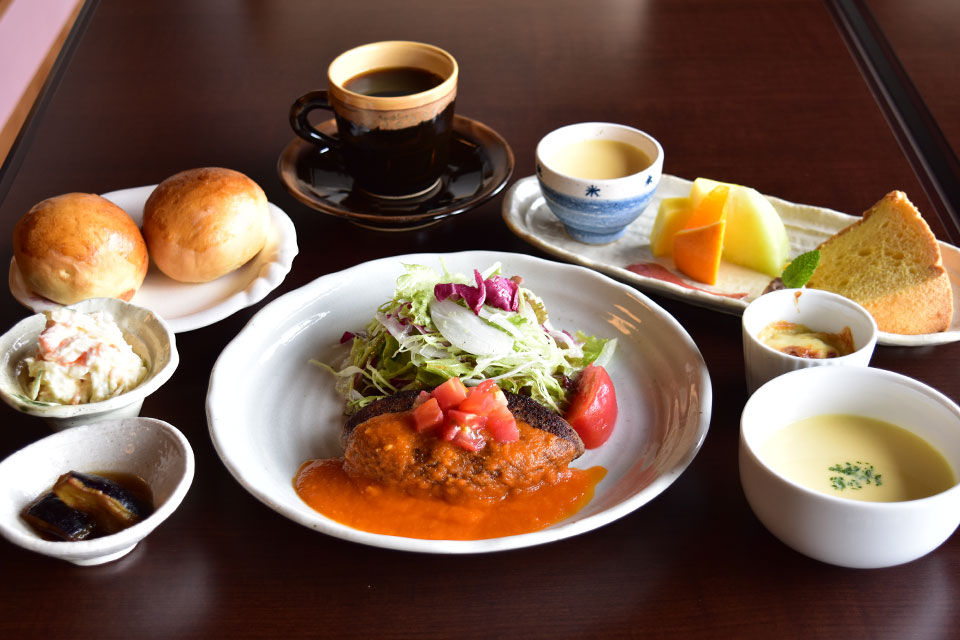 【Dining 湯とり】東市来町の高台にオープン。民家を改装した和の空間で味わうとびっきりの洋食メニュー