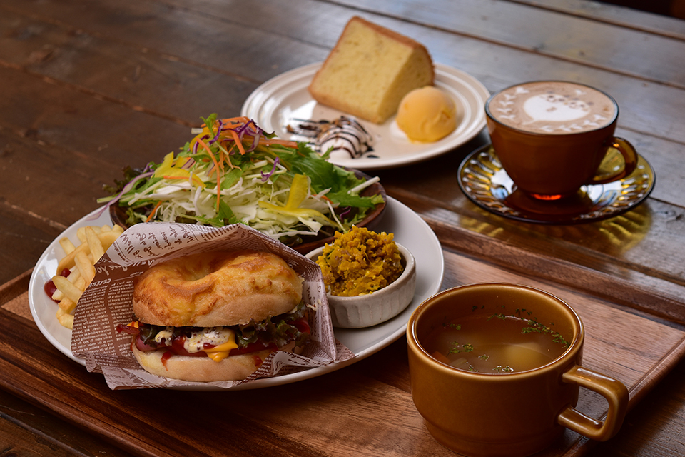 路地裏カフェ ベーグル シフォンケーキが絶品の あとコーヒーも 鹿児島空港近くの路地裏カフェ カゴシマプラス