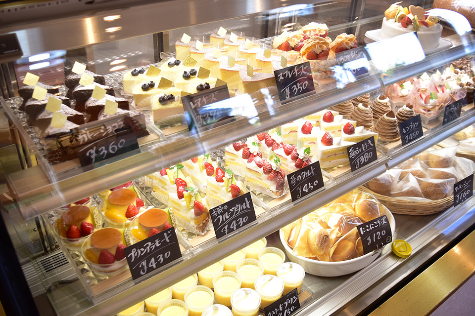<b>【patisserie PINKS】</b> 指宿市街地からちょっと足を伸ばした路地裏のかわいいケーキ屋さん、知ってました？