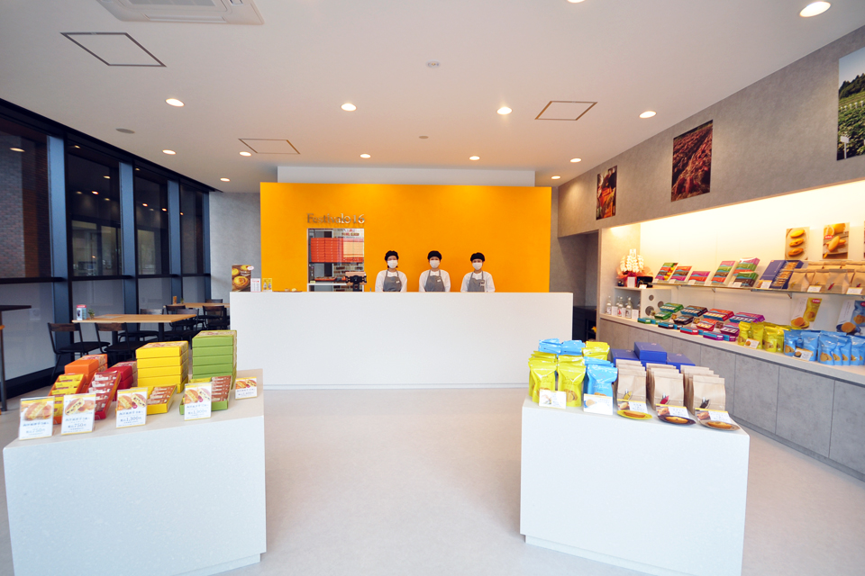 <b>【Festivalo16】</b>唐芋菓子専門店の新店舗&新商品「サーフボードフィナンシェ」が登場