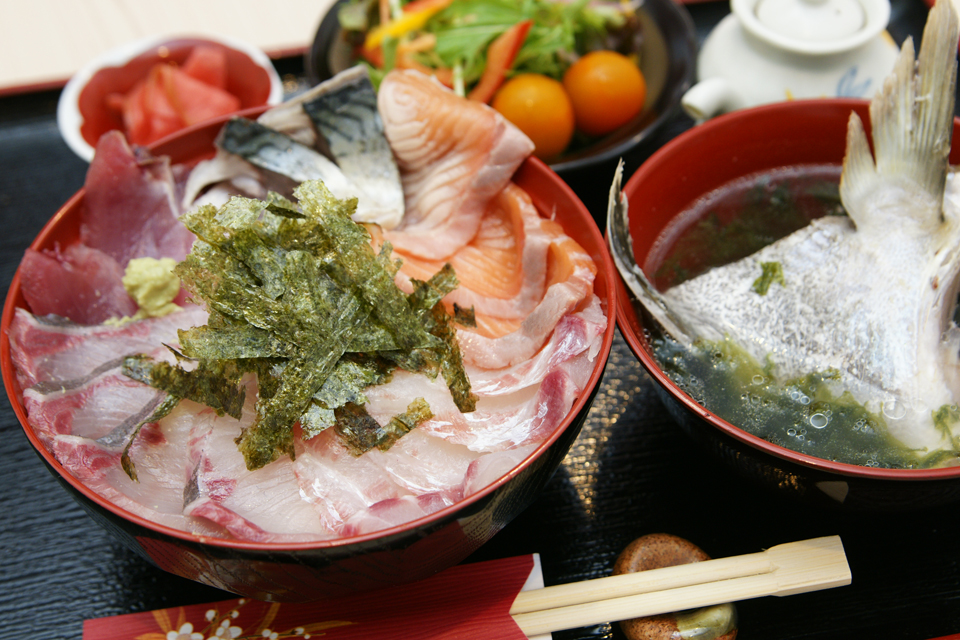 <b>【いお家】</b>こだわりの鮮魚を使った料理と日本酒が魅力の料理店でランチを堪能しよう